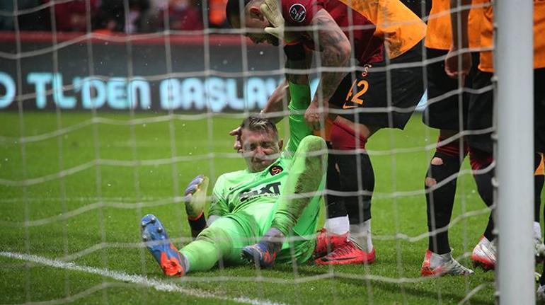 Galatasarayda Muslera için son karar Okan Burukun Derbiye devam edememişti