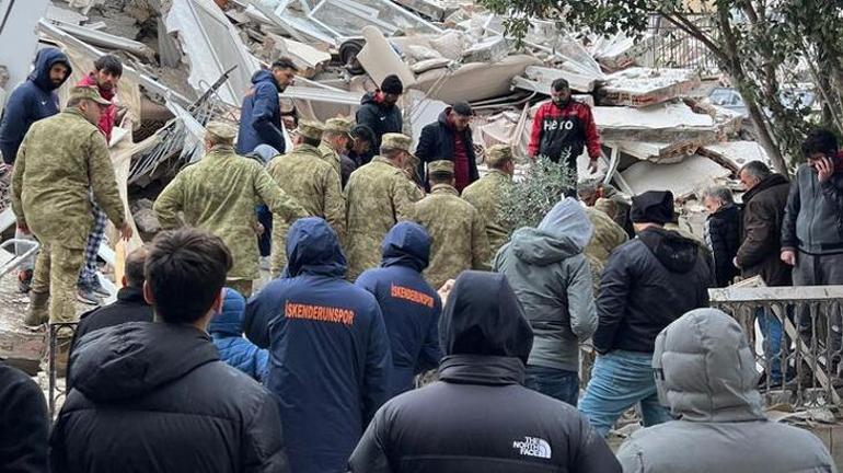 Depremi yerinde yaşayan Galatasaray kalecisi Berk Balaban o anları anlattı