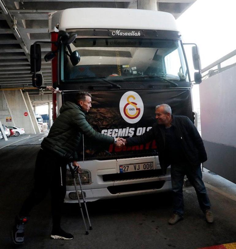 Galatasaray ve Beşiktaş depremzedeler için çadır ve konteyner kent kuruyor