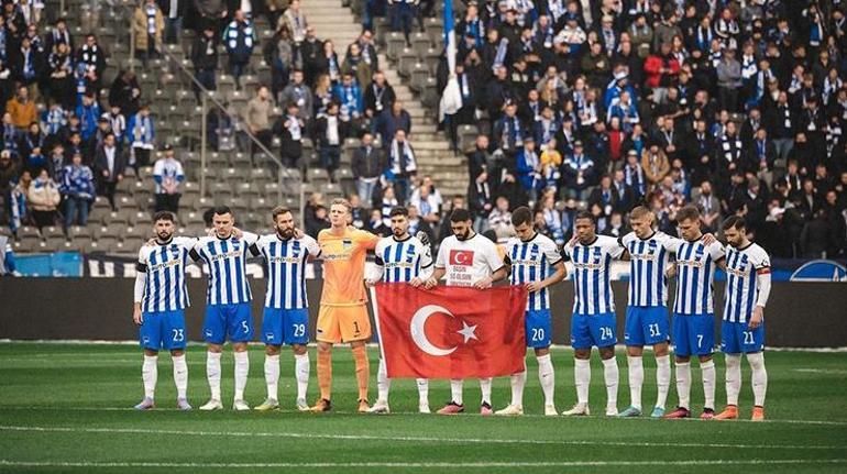 Tolga Ciğerci, maça Başın sağ olsun Türkiye tişörtüyle çıktı