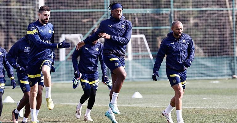 Fenerbahçenin yıldızına Premier Ligden talip İkna için yoğun çaba
