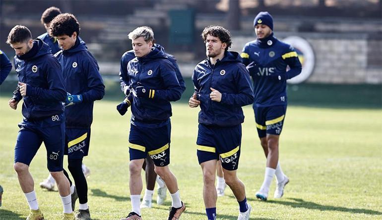 Fenerbahçenin yıldızına Premier Ligden talip İkna için yoğun çaba