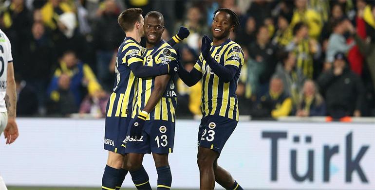 Fenerbahçenin yıldızına Premier Ligden talip İkna için yoğun çaba