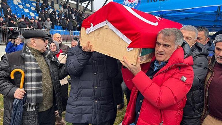 Trabzonsporun efsanesi Ahmet Suat Özyazıcı için tören