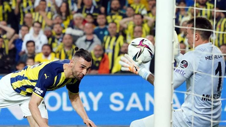 Fenerbahçede tecrübeli futbolcu rest çekti Forma yoksa beni bırakın