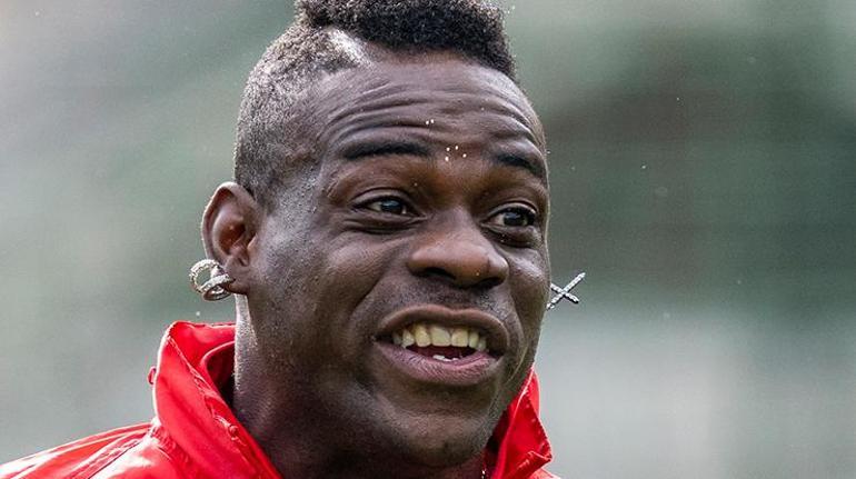 Sion tribünlerinde Balotelliyi şoke edecek hareket