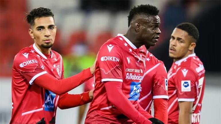 Sion tribünlerinde Balotelliyi şoke edecek hareket