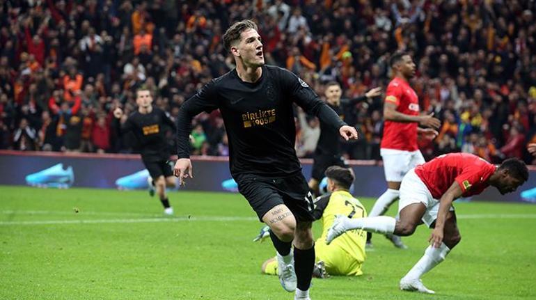 Nicolo Zaniolodan Galatasaray taraftarını mest eden gol