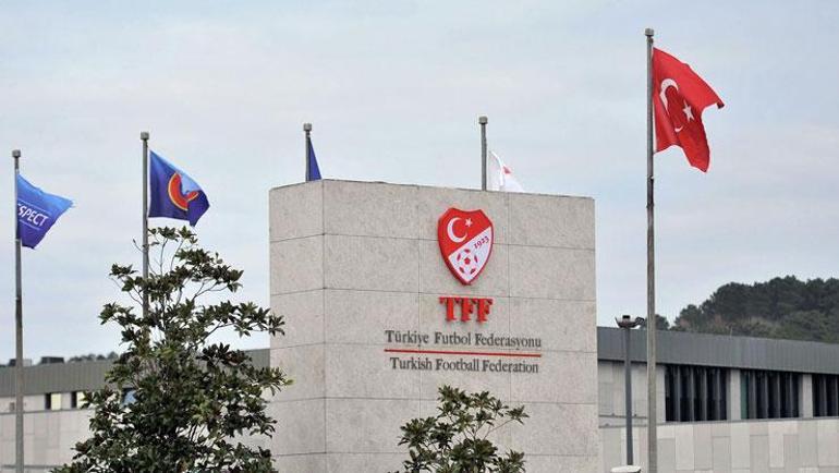 Beşiktaş Genel Sekreteri Mehtap Ferah ve Beşiktaş Yöneticisi Serhan Çetinsaya D-Smarta konuk oldu