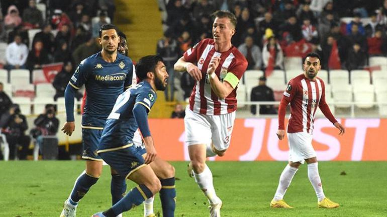 Sivasspor, Konferans Ligine veda etti (ÖZET) Sivasspor-Fiorentina maç sonucu: 1-4
