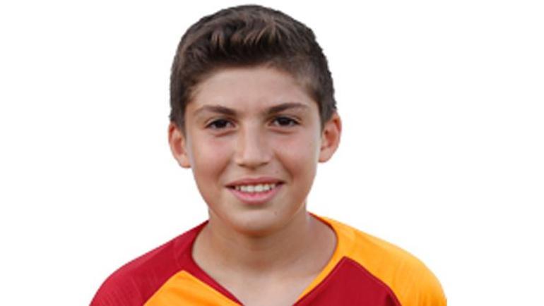 Fenerbahçenin Galatasarayın elinden kaptığı genç yıldıza Fulham talip oldu