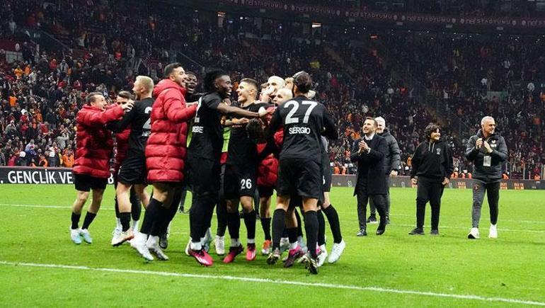 Fransızlar açıkladı: Galatasarayın kulağı Napoli ve Osimhende