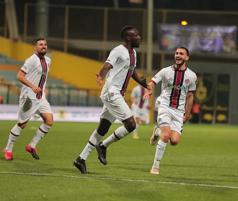 Mbaye Diagne hayat verdi (ÖZET) İstanbulspor-Fatih Karagümrük maç sonucu: 0-1
