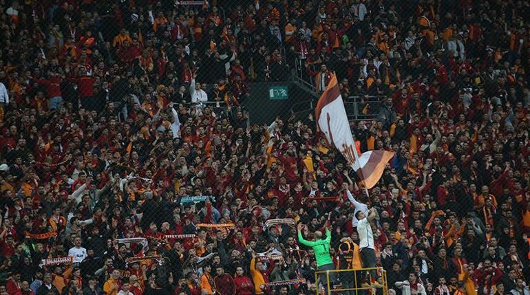 Galatasarayda Okan Buruk, hedefini Erden Timur ile böyle paylaştı