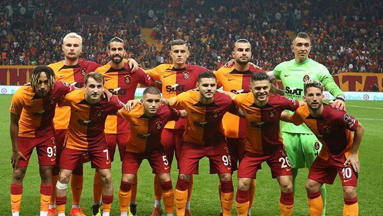 Galatasarayda Okan Buruk sekiz ismin biletini kesti İşte o oyuncular...
