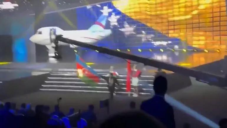 Ermenistandaki Avrupa Halter Şampiyonasında skandal Azerbaycan bayrağı yakıldı