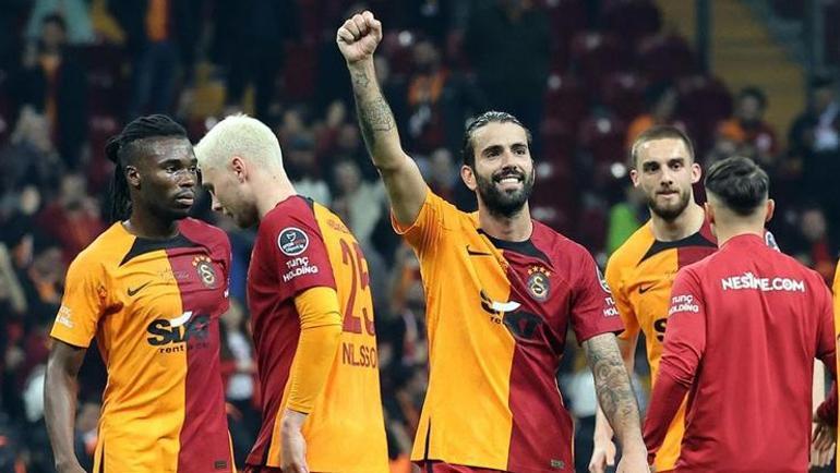 Tarihi zafer sonrası Galatasaraylı futbolculara prim müjdesi