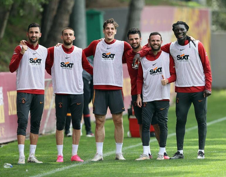 Tarihi zafer sonrası Galatasaraylı futbolculara prim müjdesi