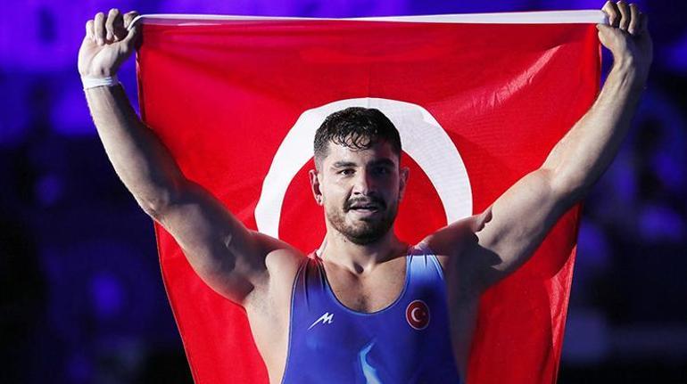 Milli güreşçi Taha Akgül, 10. kez Avrupa Şampiyonu