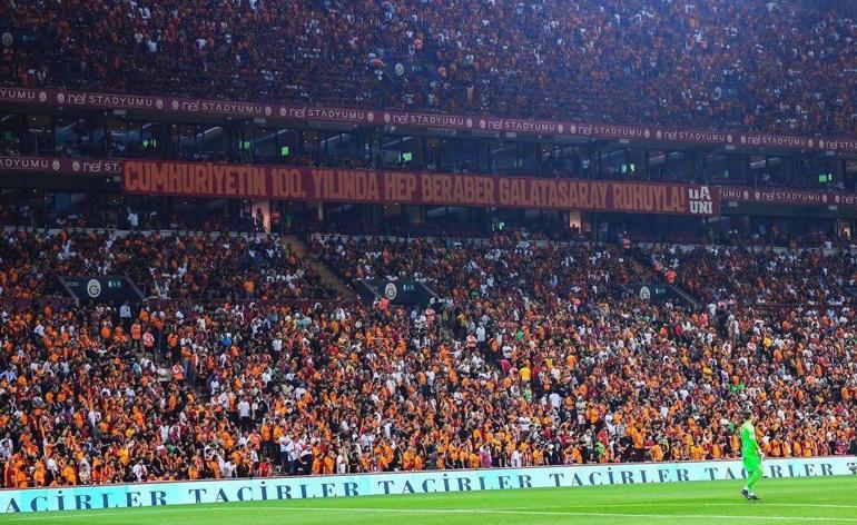 Galatasarayda goller geldikçe kombine satıldı