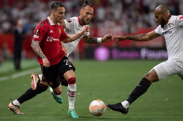 Sevillaya Marcao şoku Manchester United karşısında oyundan çıktı