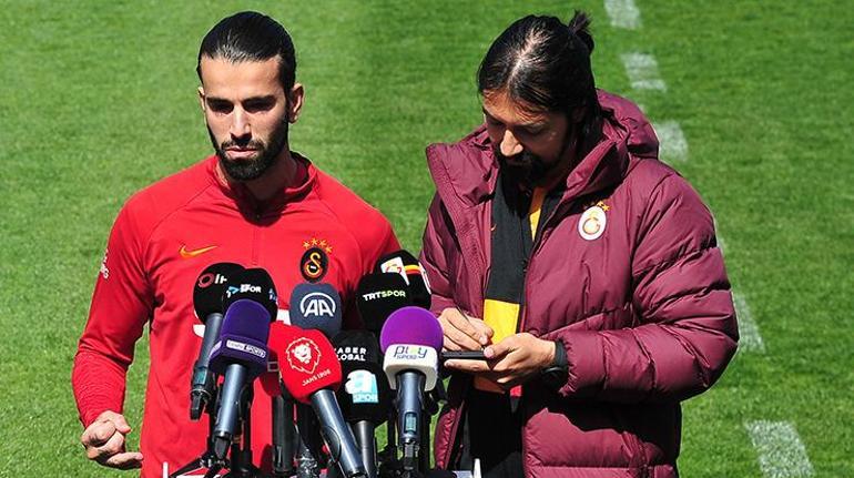 Galatasarayda Erden Timurdan Bafetimbi Gomis açıklaması...