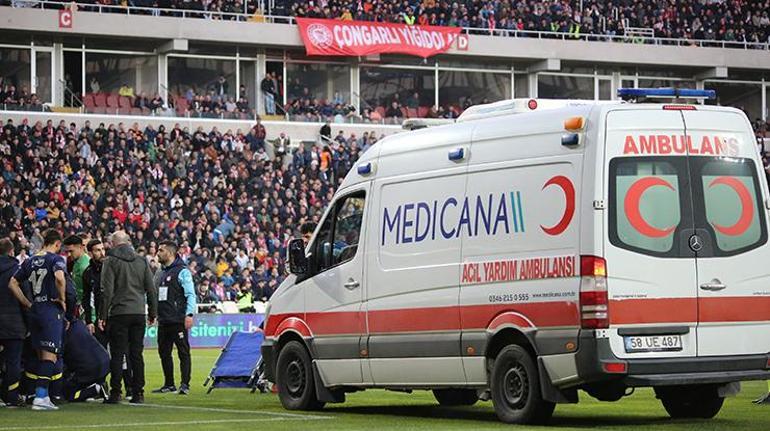 Fenerbahçede Enner Valencia korkuttu Hastaneye kaldırıldı, müjdeli haber geldi