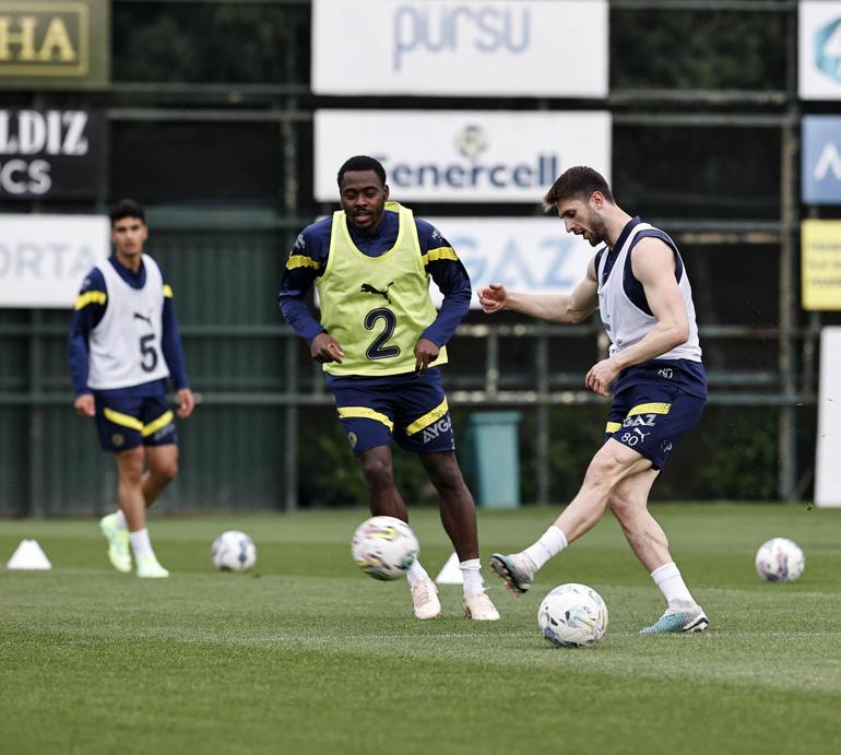 Fenerbahçeye iki yıldızından müjdeli haber