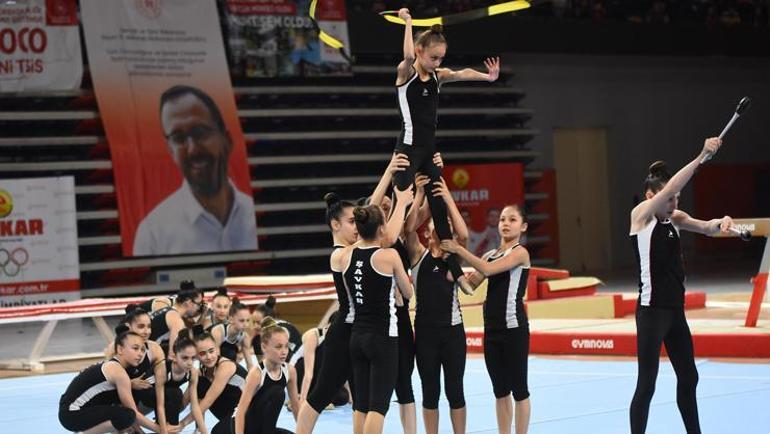 Bakan Kasapoğlu cimnastik ailesiyle buluştu