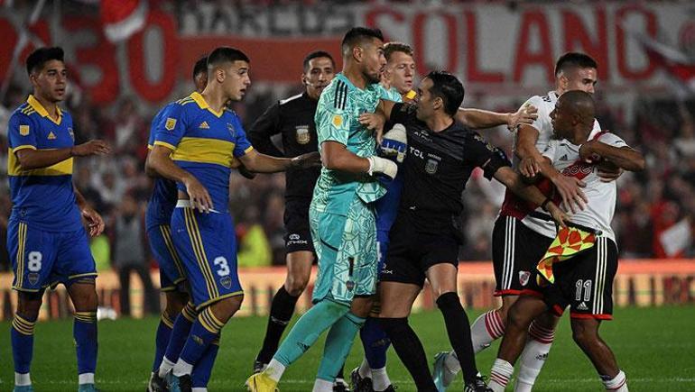 River Plate - Boca Juniors derbisinde savaş çıktı: 7 kırmızı kart