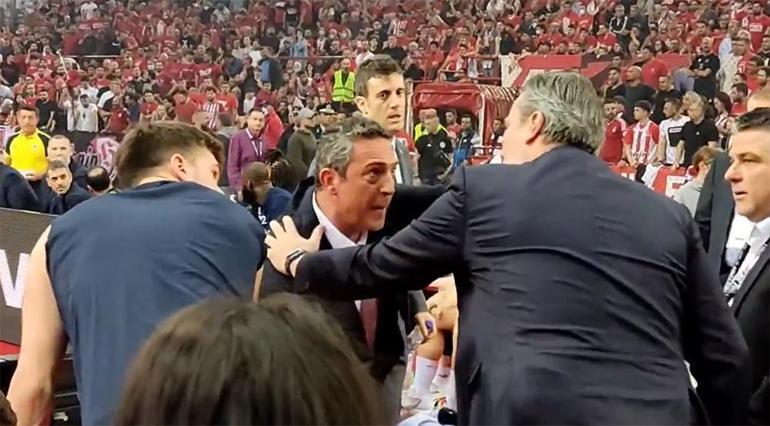 Olympiakos - Fenerbahçe maçında gergin anlar Ali Koçtan sert tepki