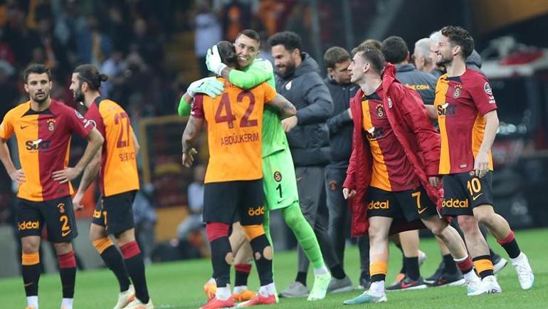 Galatasarayda şampiyonluk havası Primi açıkladılar