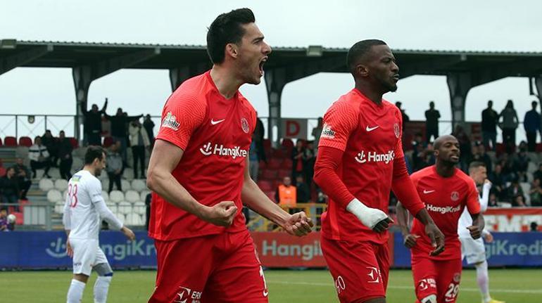 Umut Nayir için resmi transfer açıklaması Beşiktaş ve Trabzonspor...