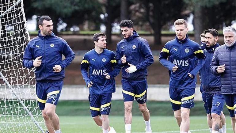 Fenerbahçede şok ayrılık Sözleşmeyi kabul etmedi 2 takım peşinde