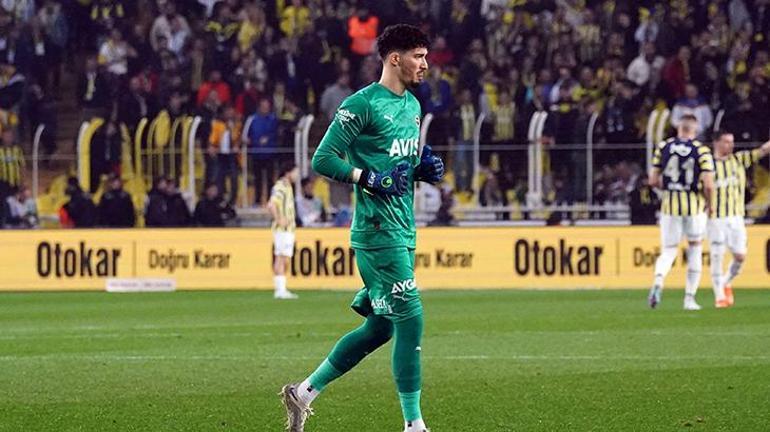 Fenerbahçede transfer zamanı Menajeri görüşmeye geldi, 1 yıldız imzayı attı