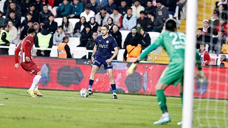 Fenerbahçede transfer zamanı Menajeri görüşmeye geldi, 1 yıldız imzayı attı