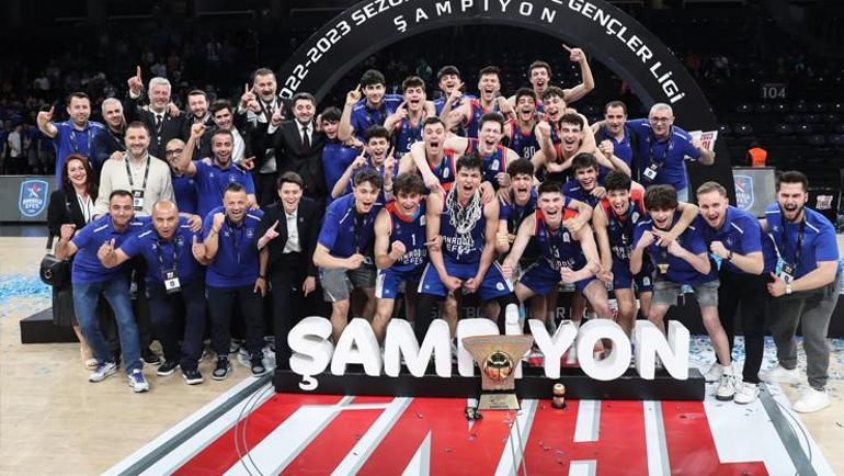 Gençler Ligi nefesleri kesti Anadolu Efes ve Fenerbahçe şampiyon