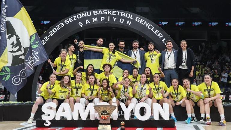 Gençler Ligi nefesleri kesti Anadolu Efes ve Fenerbahçe şampiyon