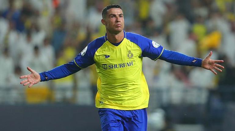 Gönülleri fethetti Cristiano Ronaldo, golden sonra secdeye gitti