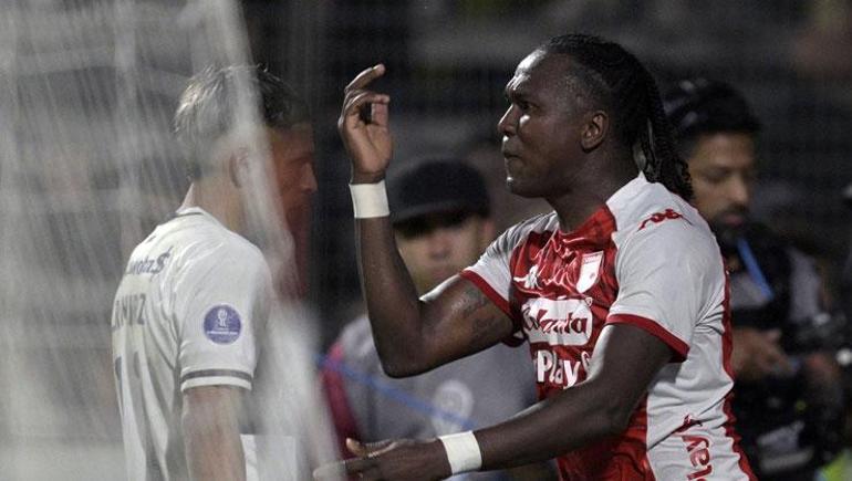 Futbolda ırkçılık skandalı büyüyor: Vinicus Juniorın ardından şimdi de Hugo Rodallega