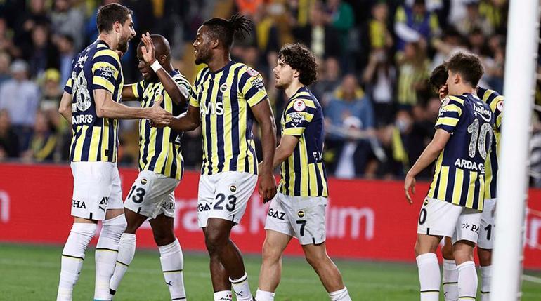 Fenerbahçenin bitmeyen sezonu 1 senedir sahada...