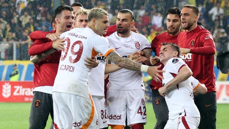 Galatasarayda Mauro Icardi tarihe geçti