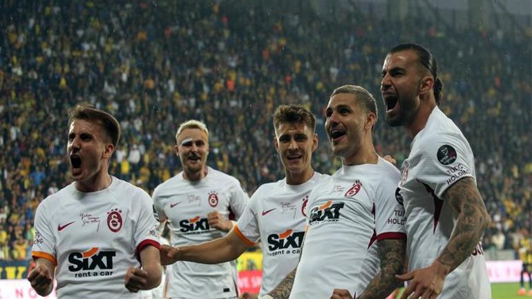 Galatasaray Teknik Direktörü Okan Buruk rekorları altüst etti Süper Lig ve kulüp tarihine geçti