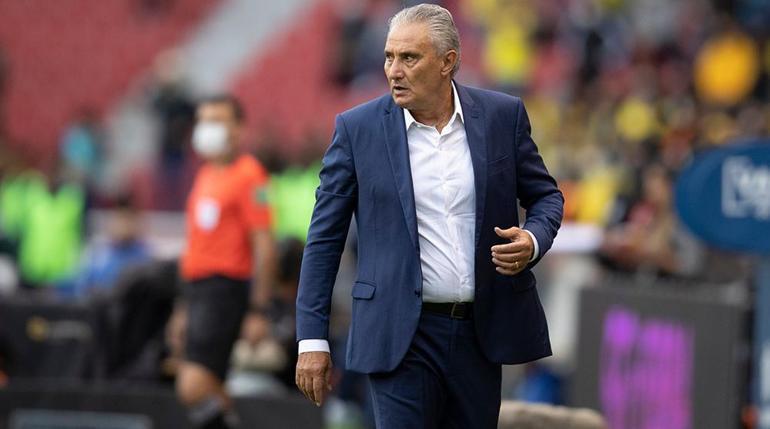 Fenerbahçe için teknik direktör borsası açıldı PSGnin gözdesi ile temasa geçildi