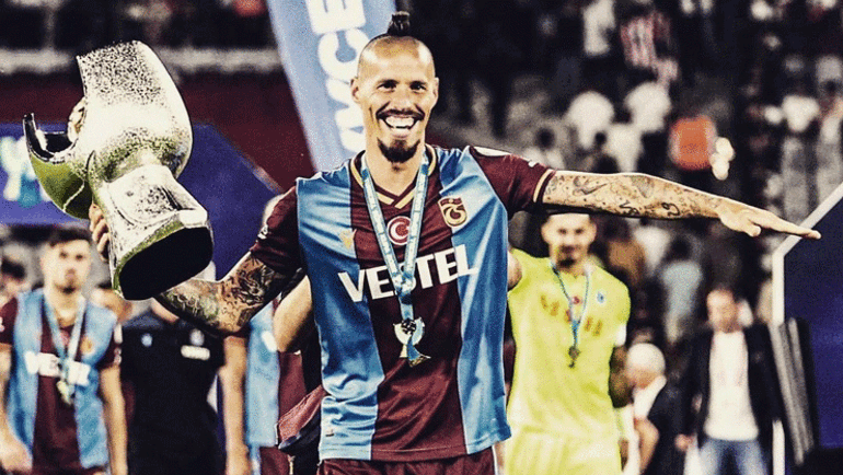 Trabzonsporda Marek Hamsik futbolu bıraktı