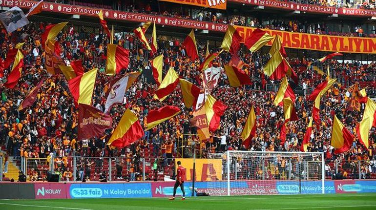 Galatasarayın taraftarlı idman planında son dakika gelişmesi
