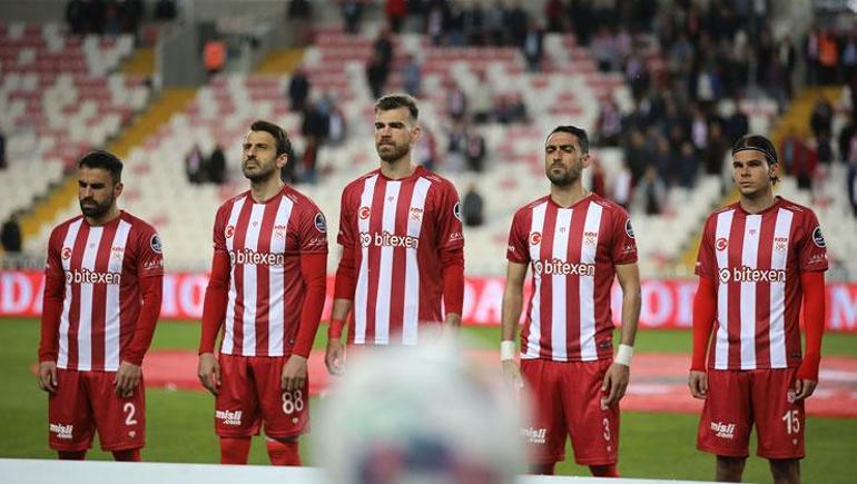 Sivasspora Rıza Çalımbay tepkisi: Futbolun mucidi gibi davranan yöneticiler...