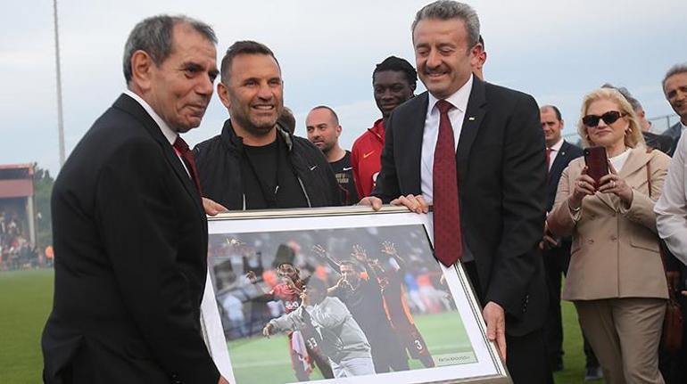 Galatasaray taraftarına müjde ve Ali Koç sözleri... Başkan Dursun Özbek ve Başkanvekili Erden Timurdan çok özel açıklamalar