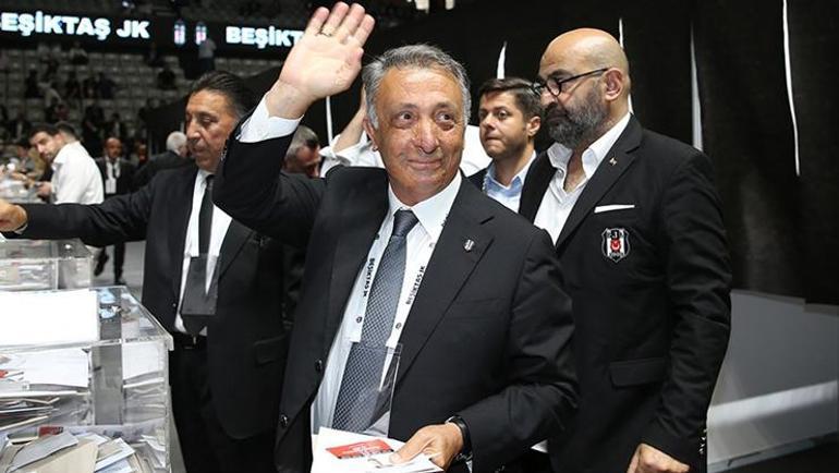 Beşiktaş taraftarı kazan kaldırdı Yönetim istifa sesleri...