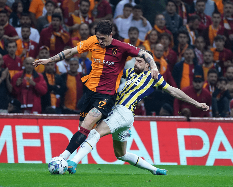 Nicolo Zaniolo, Fenerbahçe derbisine damga vurdu Şov yaptı, kırmızı kartta başrol oynadı